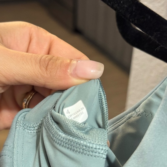 Lululemon Tank Size 4 - Picture 4 of 7